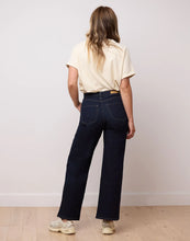 Charger l&#39;image dans la galerie, JEANS LILY - COUPE TRÈS ÉVASÉE - NIGHT CAP - 30&quot; LONGUEUR  - Yoga Jeans
