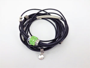 Collier/Bracelet noir, attache verte, tubes, billes et médaillon argent - MJ Bijoux